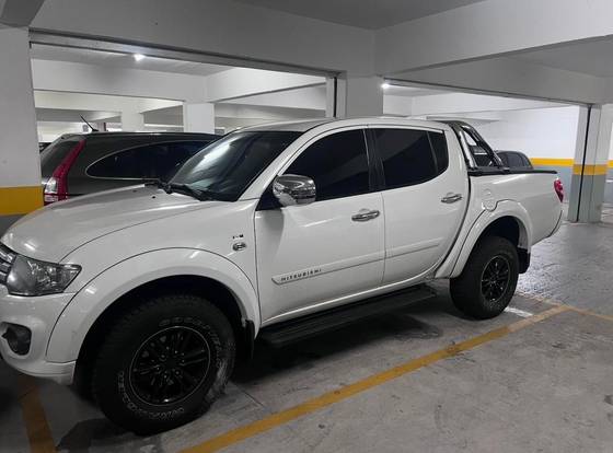 MITSUBISHI L200 TRITON 3.5 HPE 4X4 CD V6 24V FLEX 4P AUTOMÁTICO
